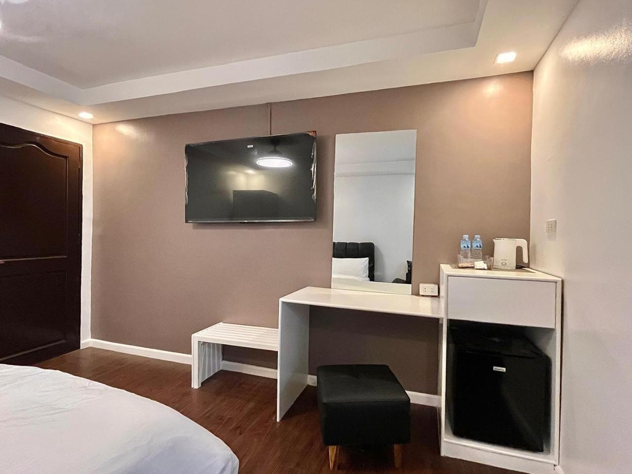 Vincent Resort Hotel Angeles Zewnętrze zdjęcie